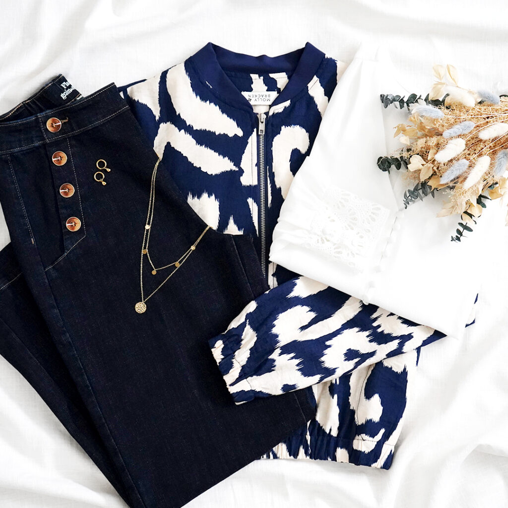 tenue femme noir et bleu marine