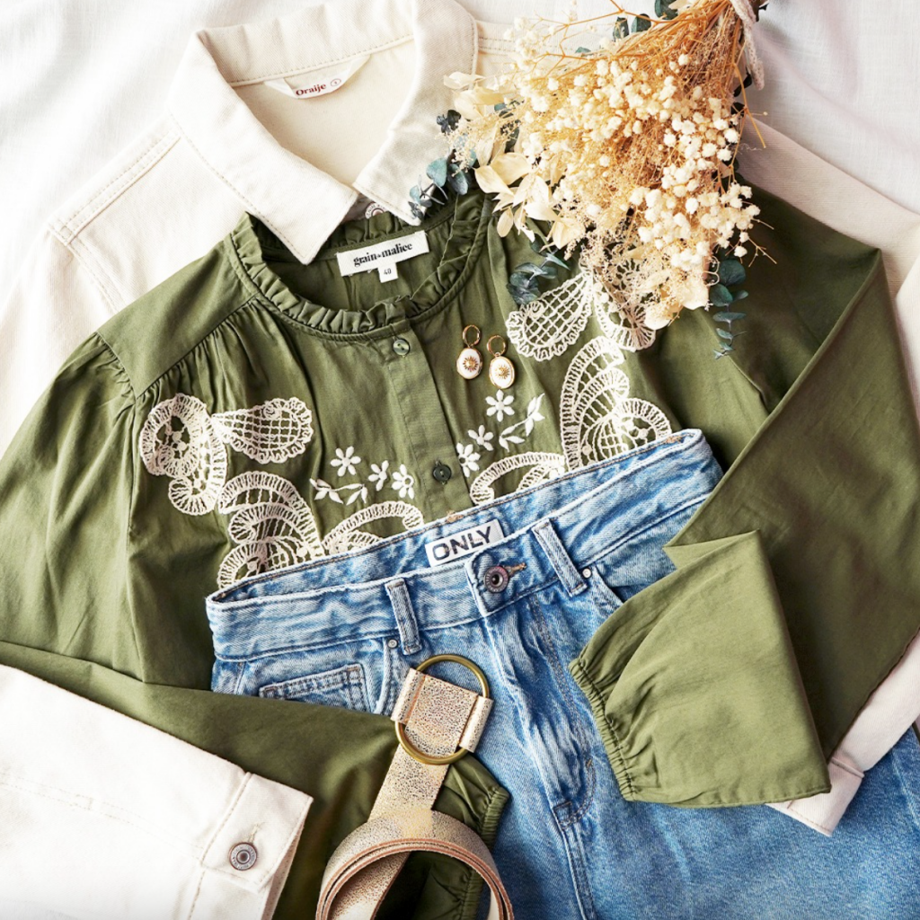 look femme beige et vert