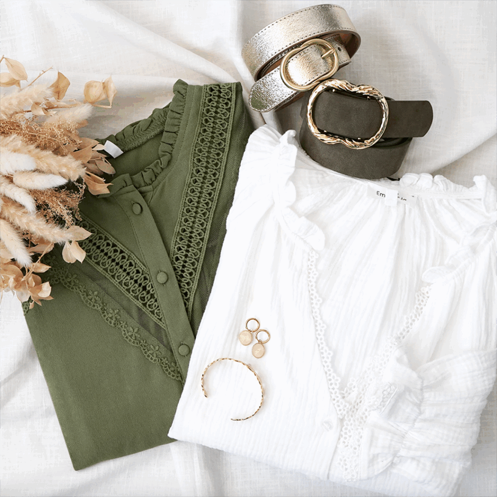 blouse kaki dentelle et écrue